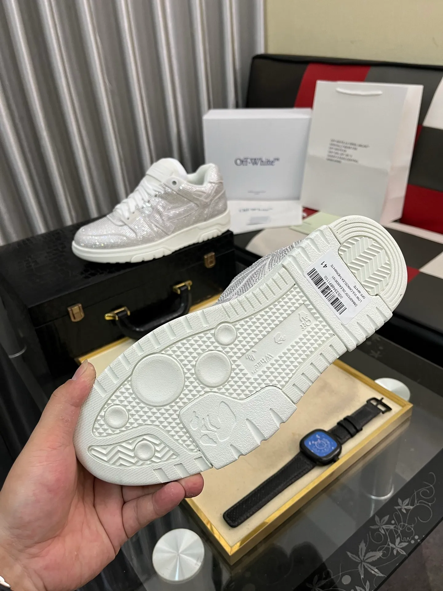 Men's shoes 💰700⌚️⌚️ OFF-White C/O VirGil Abloh fashionable and versatile casual shoes. Exclusive first release of the new model. Made of environmentally friendly cowhide leather and mesh upper material. The insole is embedded with foam cushioning EVA material. The correct midsole is equipped with EVA lightweight cushioning. External tooth nail rubber outsole. The correct accessories are customized simultaneously. Women's model: 35-40 Men's model: 39-45